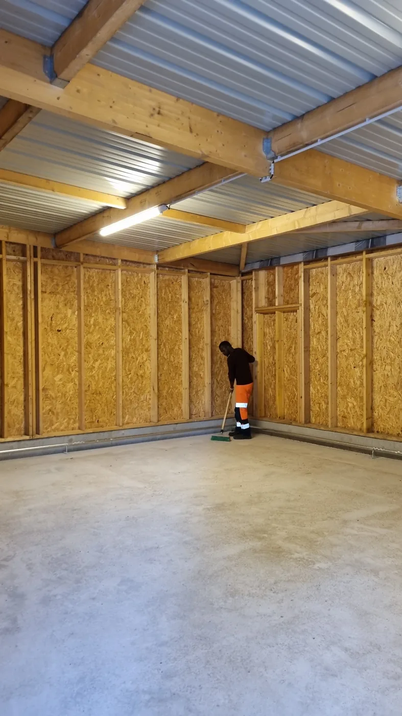 Nettoyage local commercial après chantier Nantes Nettoyage d’un local commercial en bois après chantier à Nantes